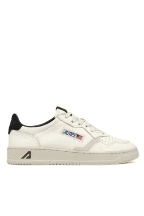 Autry Medalist Low Sneakers in white textured leather