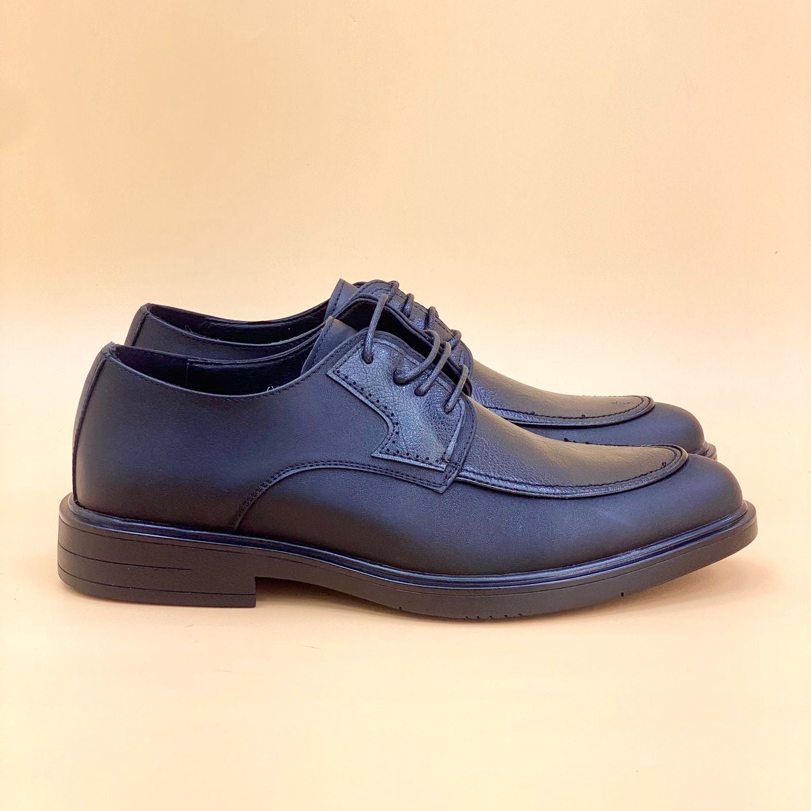 NEW ,  MEN SHOES  M913 , MADE IN CHINA