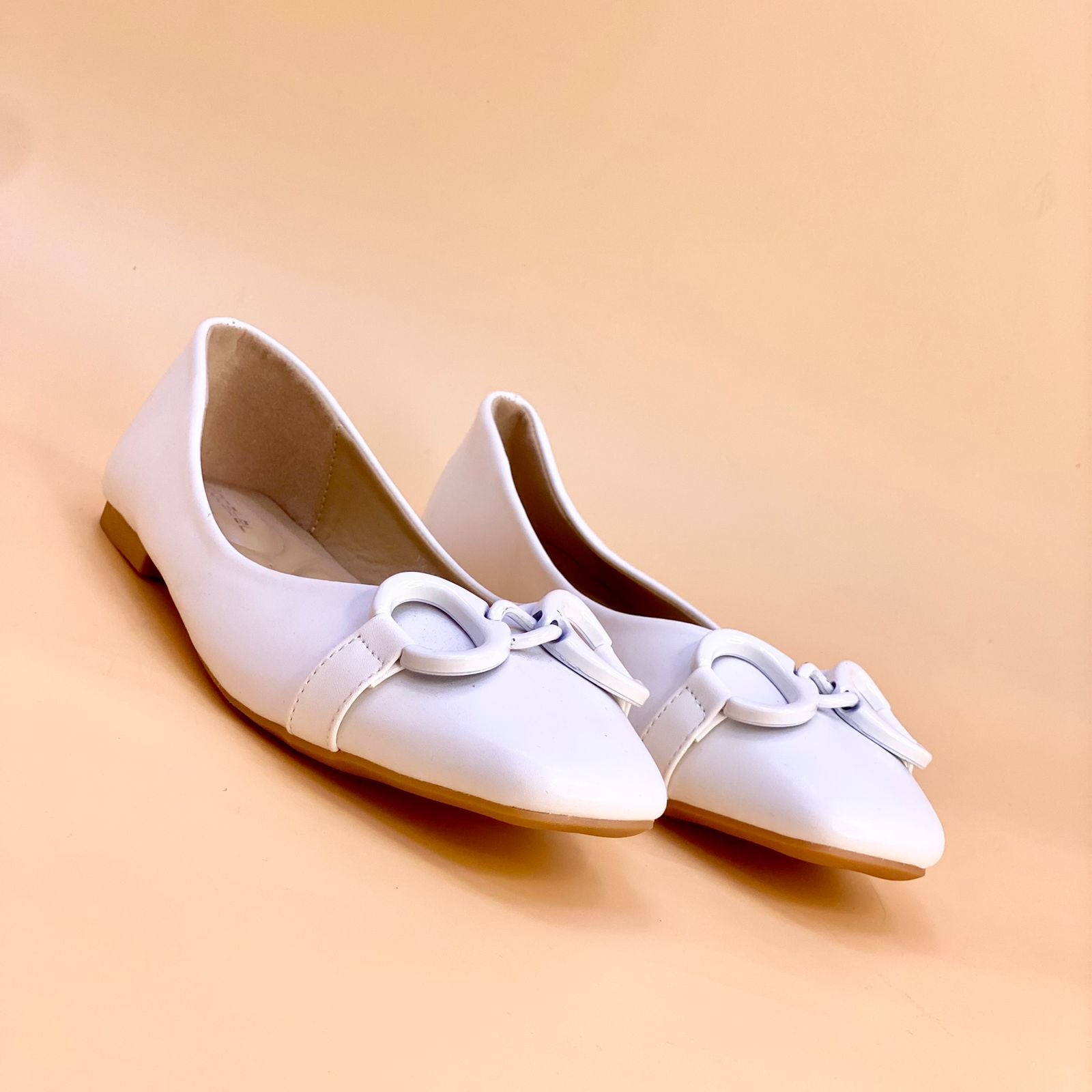 NEW ,  WOMEN FLAT SHOES W699