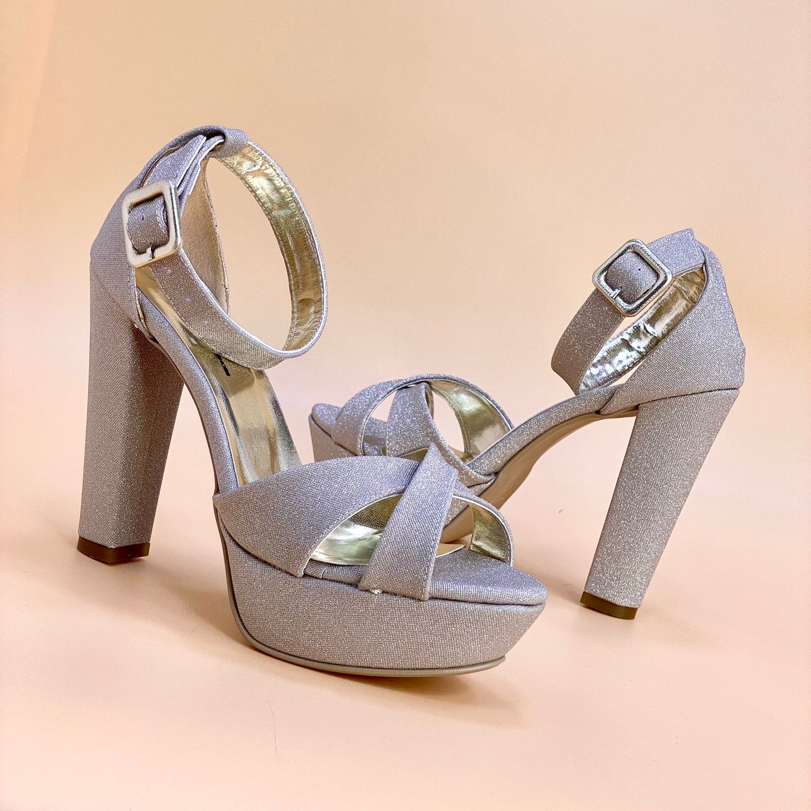 NEW ,  WOMEN SHOES HEELS W37