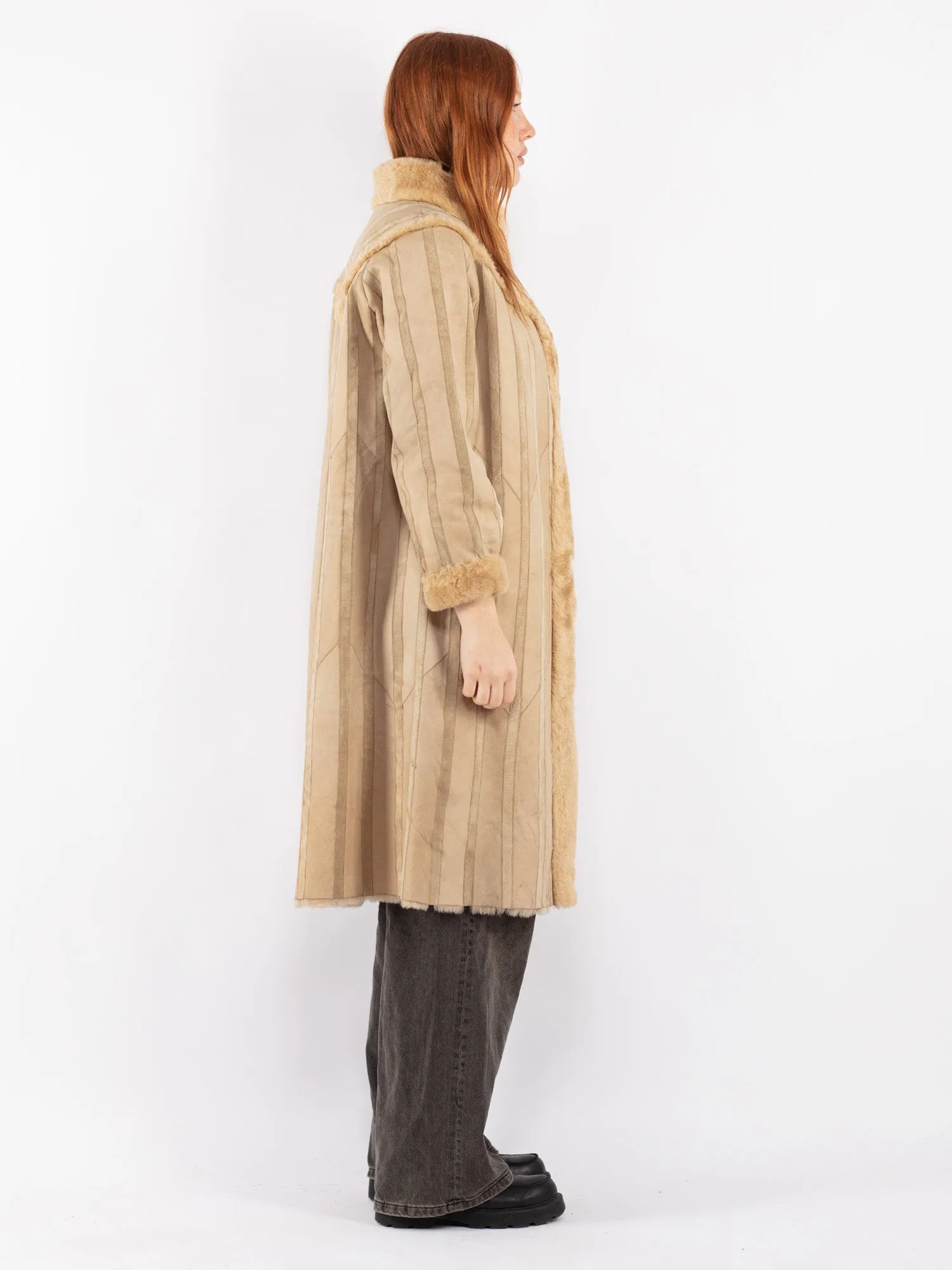 Vintage 70's Women Sheepskin Coat in Beige